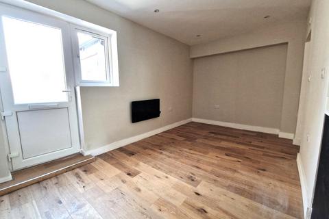 Studio to rent, Connect Lane, Barkingside IG6 2AN