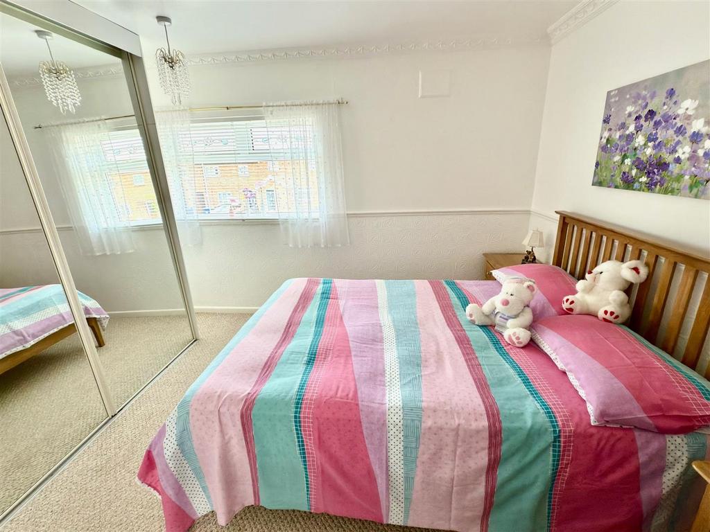 MASTER BEDROOM.jpg