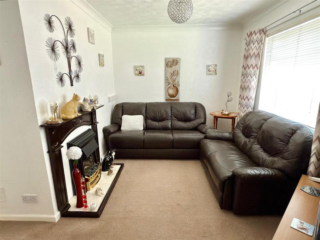 LOUNGE AREA.jpg