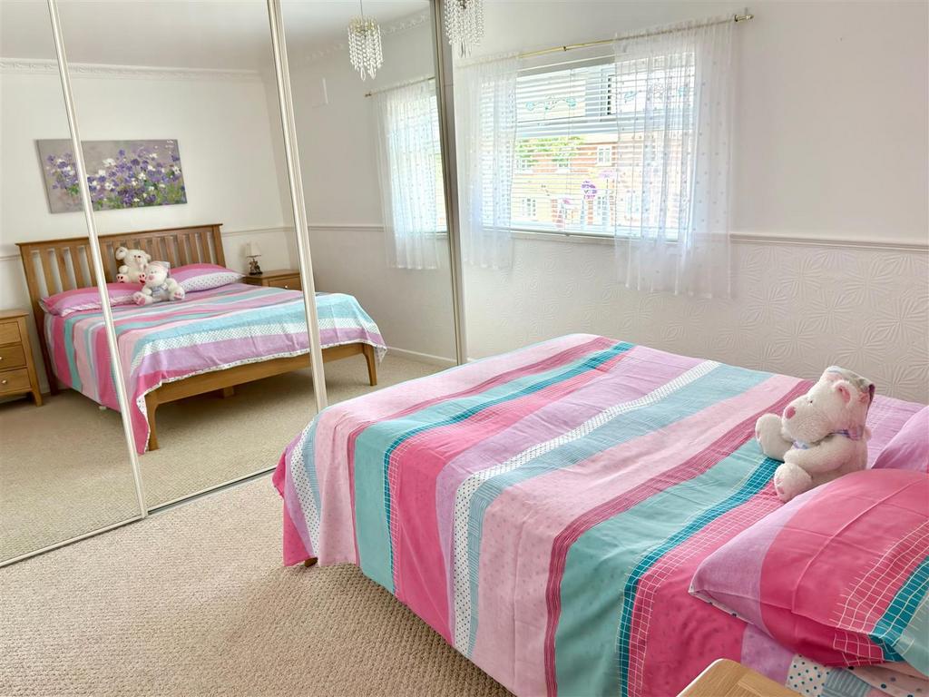 BED 1.jpg