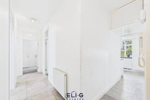 3 bedroom flat for sale, Golders Court, Woodstock Road, NW11