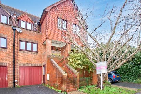 Lyons Crescent, Tonbridge