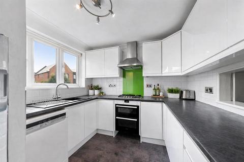 4 bedroom terraced house for sale, Lyons Crescent, Tonbridge