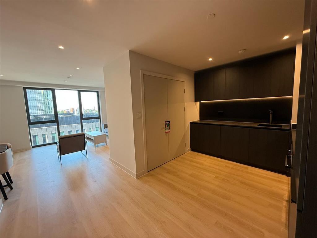 623 Kitchen - Living.jpg