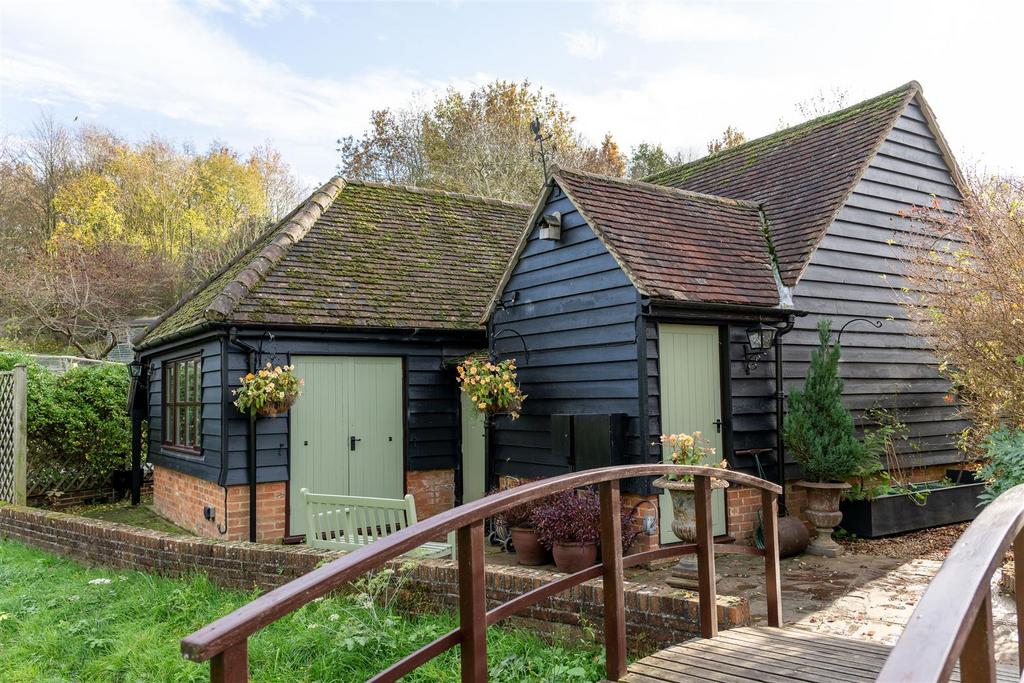 251113 - Latchford Farmhouse, Latchford - 18.jpg