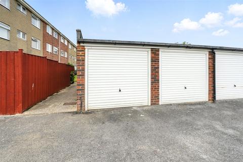 2 bedroom flat for sale, Downview Road, Worthing, West Sussex, BN11