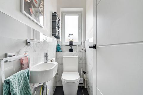 2 bedroom flat for sale, Downview Road, Worthing, West Sussex, BN11