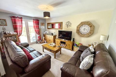 6 Alderman Close, Redcar, TS10 2GX