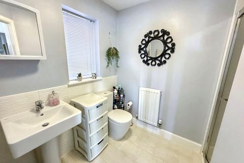6 Alderman Close, Redcar, TS10 2GX