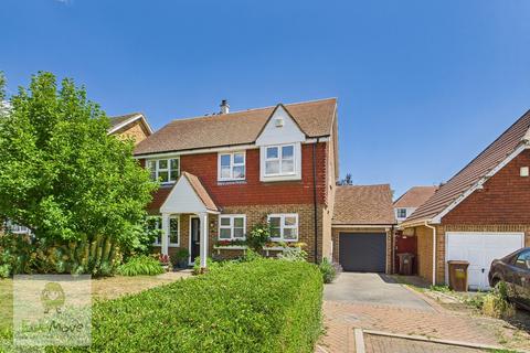 12 Goldsworth Drive, Rochester, ME2 3NR