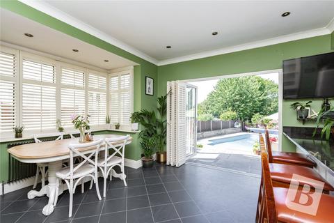 4 bedroom semi-detached house for sale, Abbs Cross Lane, Hornchurch, RM12