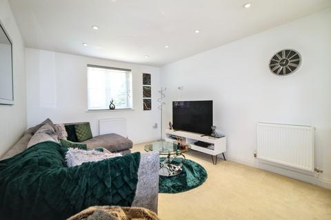 2 bedroom apartment for sale, Millstone Court, Farnborough, Hampshire, GU14