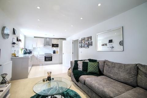 2 bedroom apartment for sale, Millstone Court, Farnborough, Hampshire, GU14