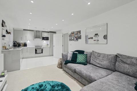 2 bedroom apartment for sale, Millstone Court, Farnborough, Hampshire, GU14