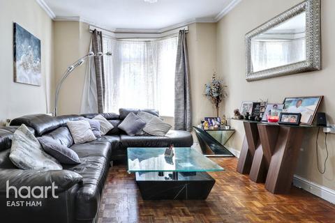 3 bedroom terraced house for sale, Winter Avenue, London