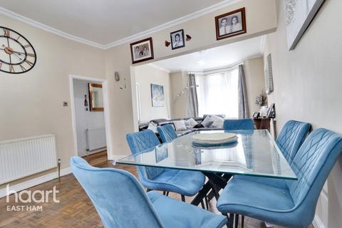 3 bedroom terraced house for sale, Winter Avenue, London