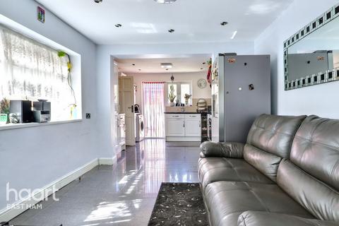 3 bedroom terraced house for sale, Winter Avenue, London
