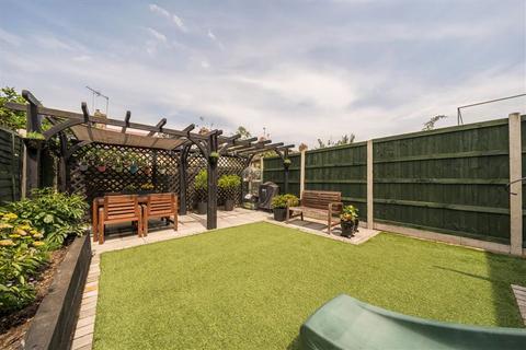 35 Eversley Road, London, SE7 7LE