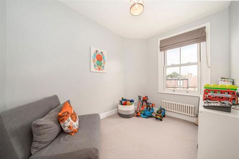 35 Eversley Road, London, SE7 7LE
