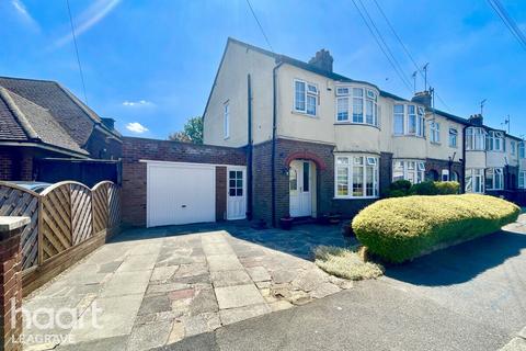 3 bedroom end of terrace house for sale, Onslow Road, Luton