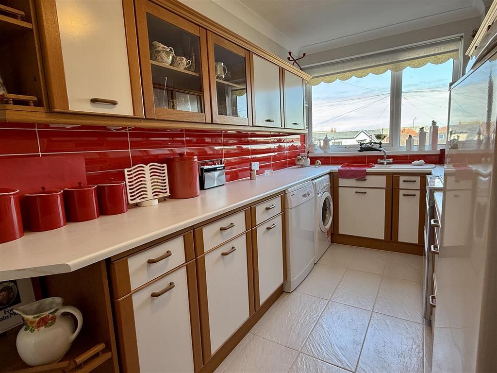 Dining kitchen