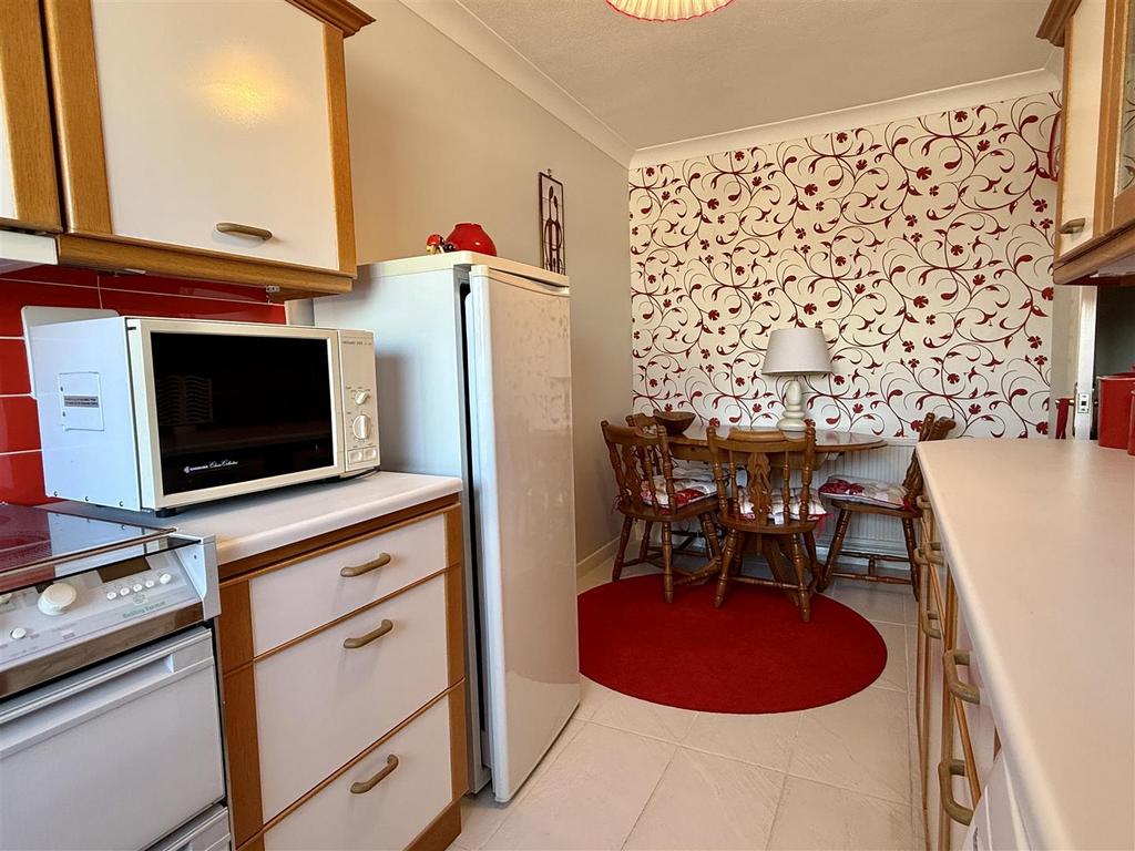 Dining kitchen