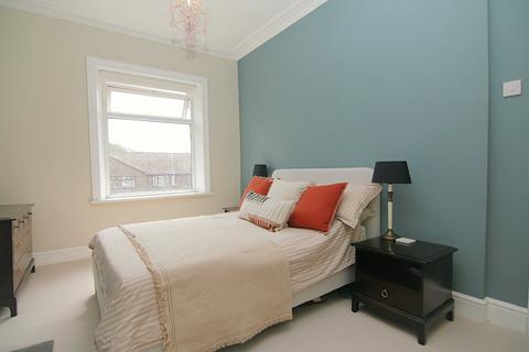 3 bedroom terraced house for sale, Cemetery Road, Low Moor, Bradford, BD12