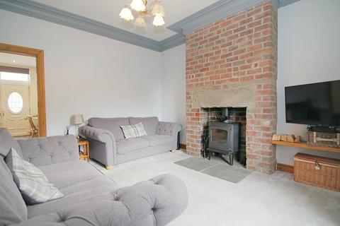 3 bedroom terraced house for sale, Cemetery Road, Low Moor, Bradford, BD12