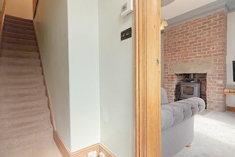 3 bedroom terraced house for sale, Cemetery Road, Low Moor, Bradford, BD12