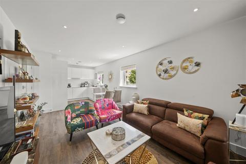 Flat 4, Nurburg House Frazer Nash Close, Isleworth, TW7 5FU