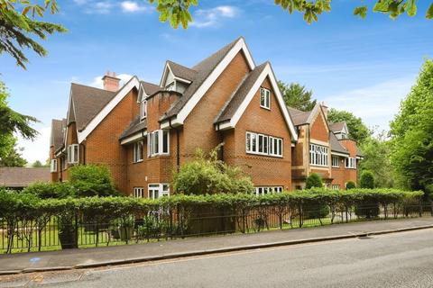 Hayes Lane, Kenley CR8