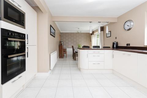 4 bedroom detached house for sale, Daisy Road, Brighouse HD6