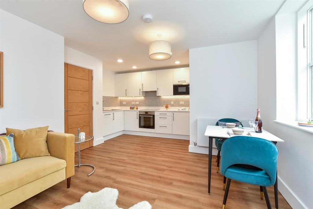 Kitchen/ Lounge