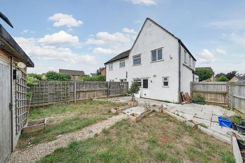 64 Foxcroft Drive, Carterton, OX18 3HT