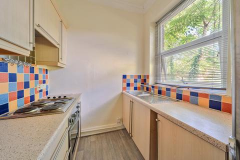 1 bedroom apartment for sale, Selhurst Road, London, SE25