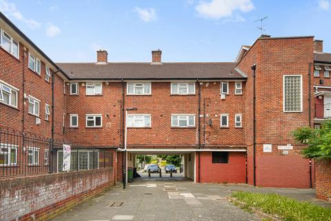 3 bedroom flat for sale, Eric Close, E7