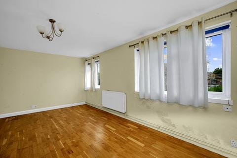 3 bedroom flat for sale, Eric Close, E7