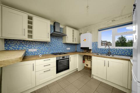 3 bedroom flat for sale, Eric Close, E7