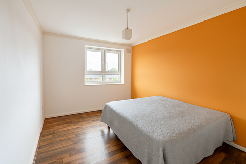 2 bedroom flat for sale, Dukes Court, E6