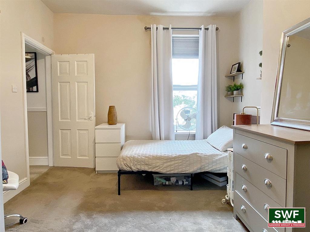 Bedroom2.2.jpg