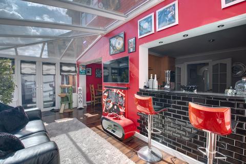 3 Drakes Close, Redditch, B97 5NG
