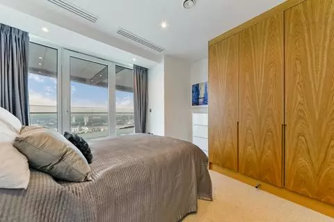 3 bedroom flat to rent - View 5
