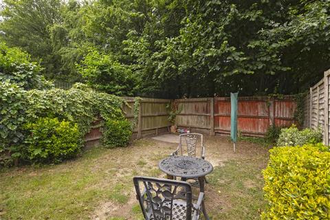 6 Ashburnham Close, Worthing, BN13 3QA