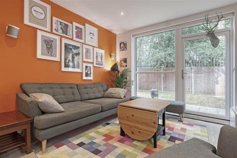 3 bedroom ground floor flat for sale, Lena Kennedy Close, London E4