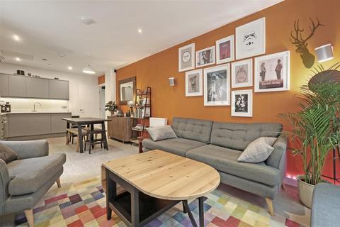 3 bedroom ground floor flat for sale, Lena Kennedy Close, London E4