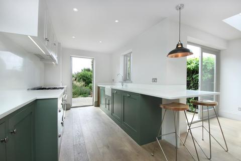 44 Haslemere Avenue, London, W13 9UJ