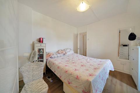 3 bedroom flat for sale, Loughborough Estate, London, SW9