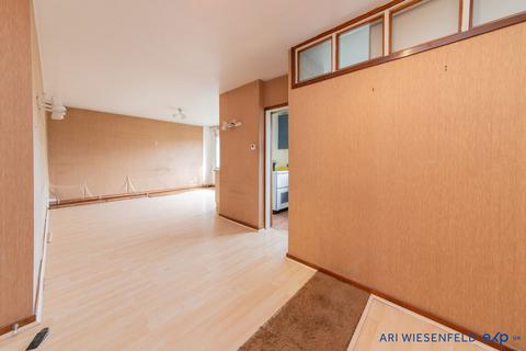 2 bedroom flat for sale, Bridge Lane, London NW11