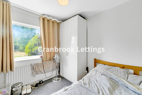 49 Waremead Road, Ilford, IG2 6TF