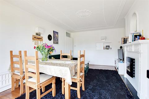 2 bedroom flat for sale, Georgian Close, Bexhill-On-Sea